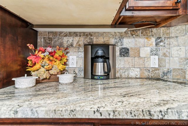 2365 Deer Run, Chouteau, OK 74337