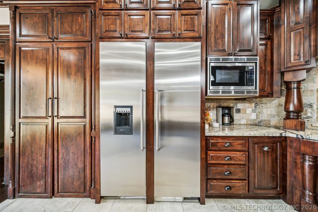 2365 Deer Run, Chouteau, OK 74337