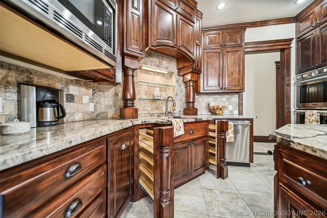 2365 Deer Run, Chouteau, OK 74337