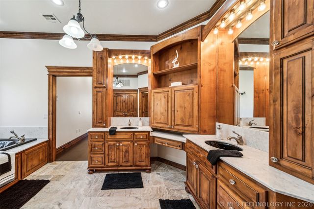 2365 Deer Run, Chouteau, OK 74337