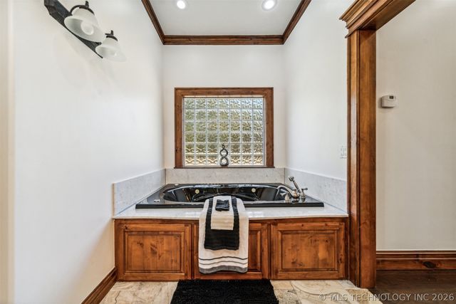 2365 Deer Run, Chouteau, OK 74337