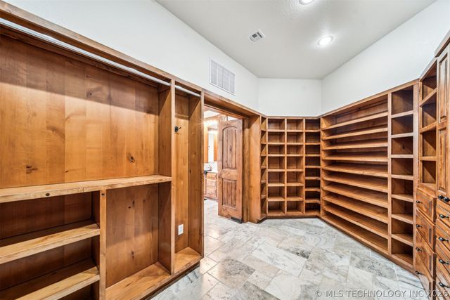 2365 Deer Run, Chouteau, OK 74337