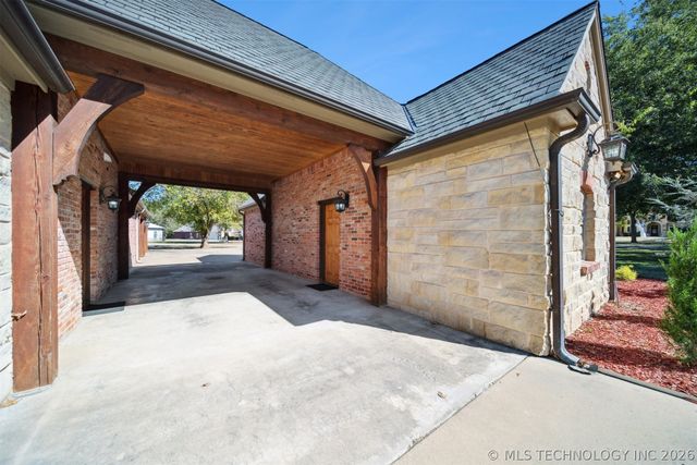 2365 Deer Run, Chouteau, OK 74337