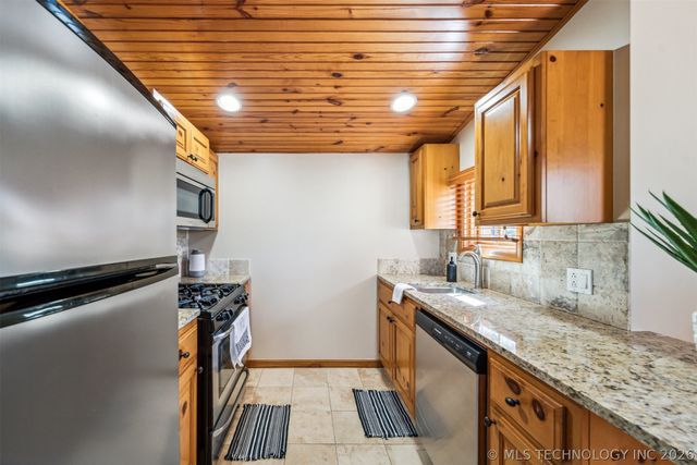 2365 Deer Run, Chouteau, OK 74337