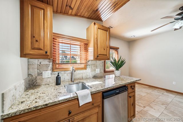 2365 Deer Run, Chouteau, OK 74337