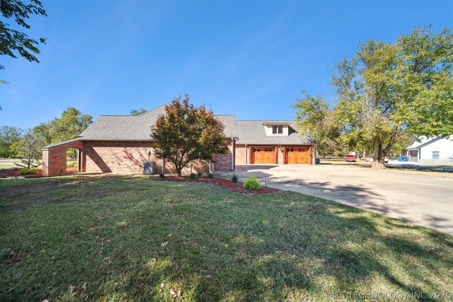 2365 Deer Run, Chouteau, OK 74337