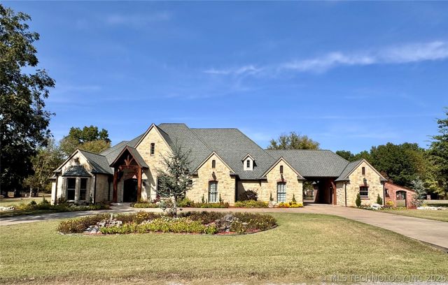 2365 Deer Run, Chouteau, OK 74337