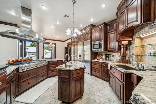 2365 Deer Run, Chouteau, OK 74337