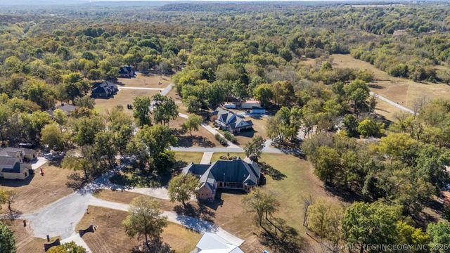 2365 Deer Run, Chouteau, OK 74337