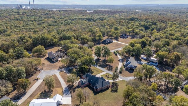 2365 Deer Run, Chouteau, OK 74337
