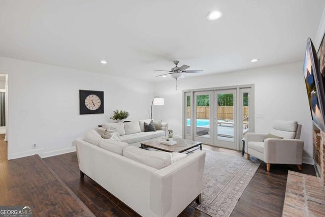 250 Rhine Drive, Alpharetta, GA 30022