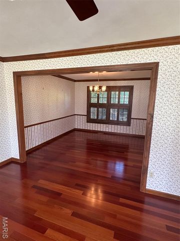 5319 Chapelford Lane, Shrewsbury, MO 63119