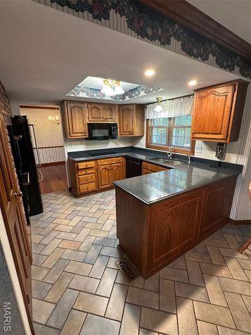 5319 Chapelford Lane, Shrewsbury, MO 63119