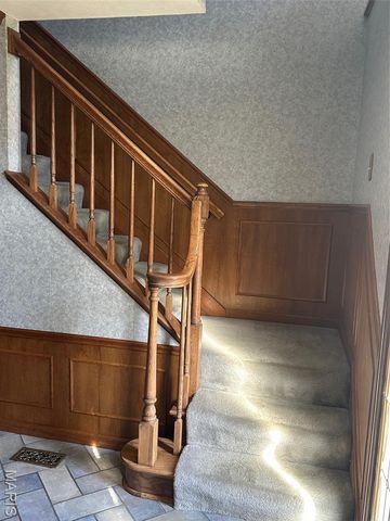 5319 Chapelford Lane, Shrewsbury, MO 63119