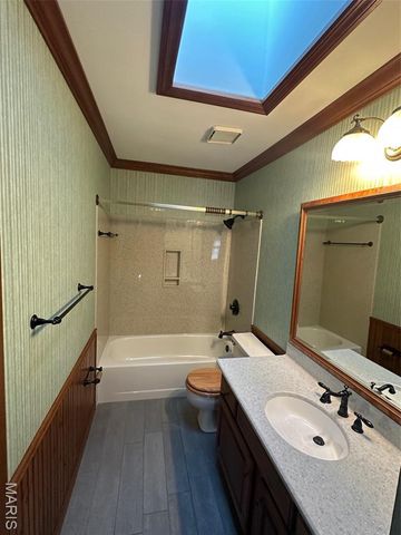 5319 Chapelford Lane, Shrewsbury, MO 63119