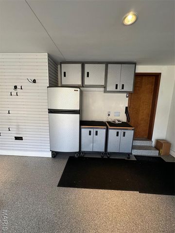 5319 Chapelford Lane, Shrewsbury, MO 63119