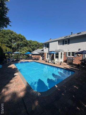 5319 Chapelford Lane, Shrewsbury, MO 63119