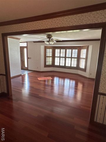 5319 Chapelford Lane, Shrewsbury, MO 63119