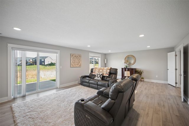 3202 NE 4th Lane, Ankeny, IA 50021