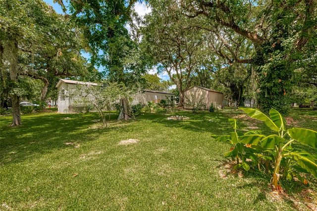 210 Lake Drive, Freeport, TX 77541