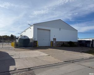 2935 W 73RD Street, Davenport, IA 52806