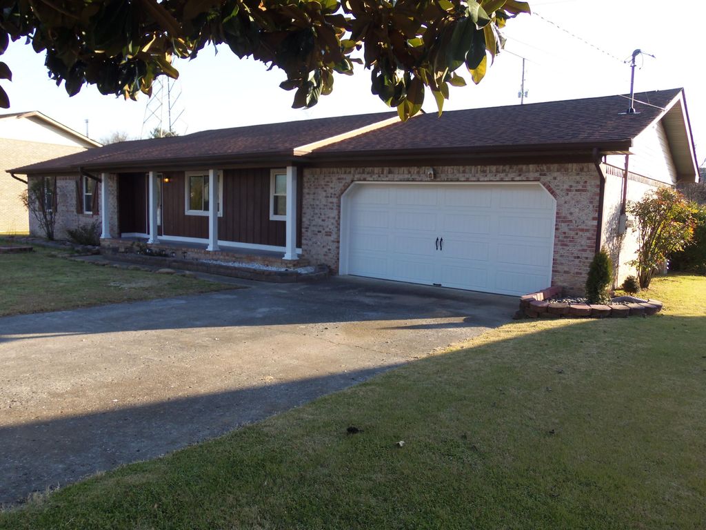 1605 Cannon Drive, Fort Oglethorpe, GA 30742