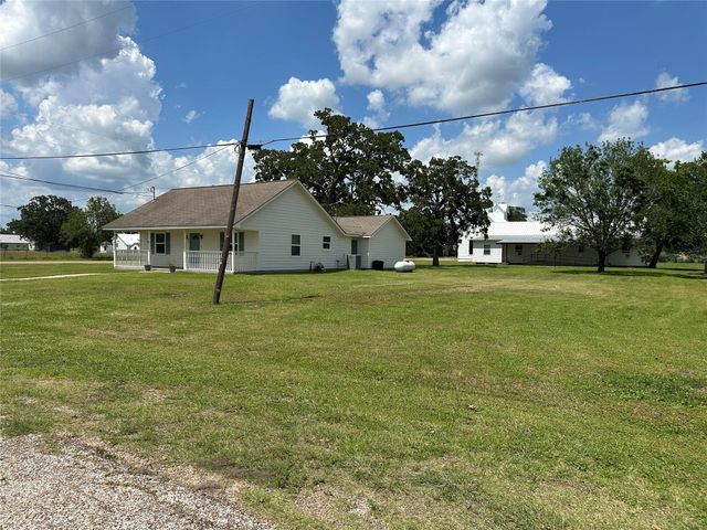 107 Grover Street, Ellinger, TX 78938
