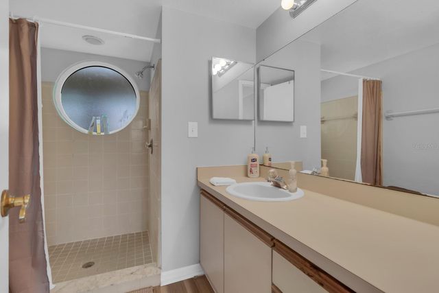 5004 LAGUNA BAY CIRCLE 49, Kissimmee, FL 34746