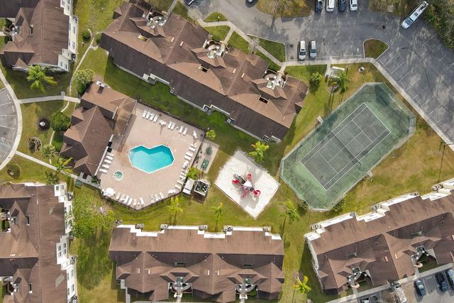 5004 LAGUNA BAY CIRCLE 49, Kissimmee, FL 34746