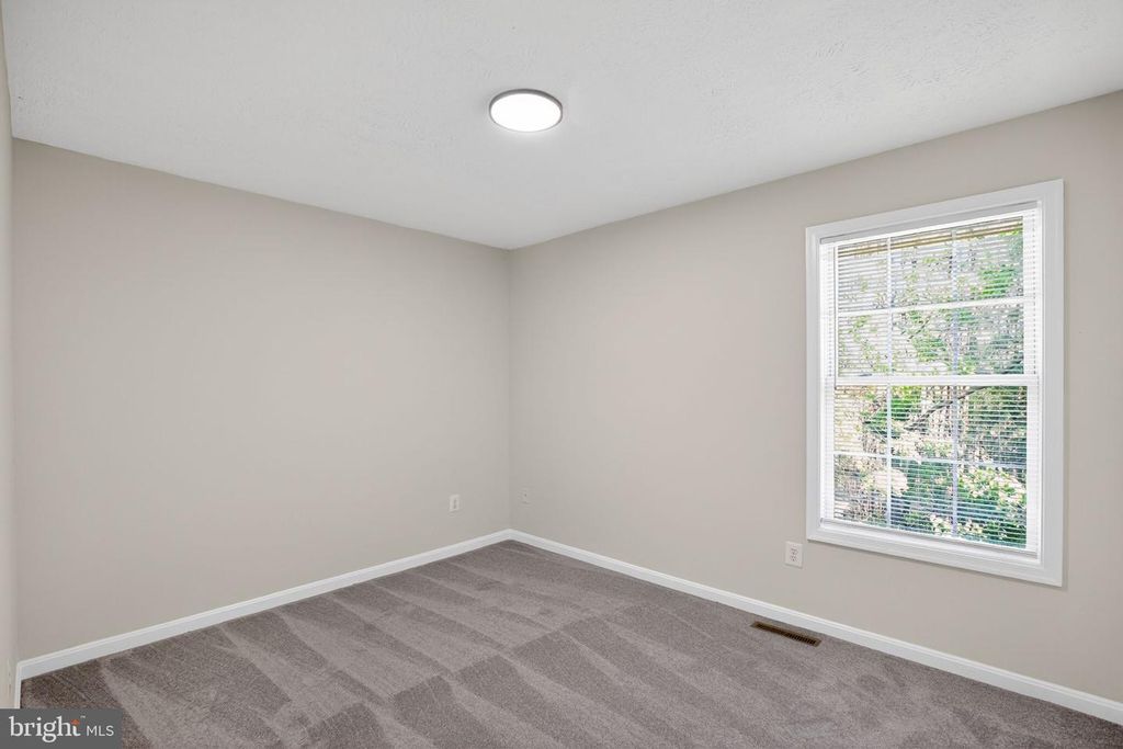 Image 10 of property listing at 21493 HILLARY CT, Lexington Park, MD 20653