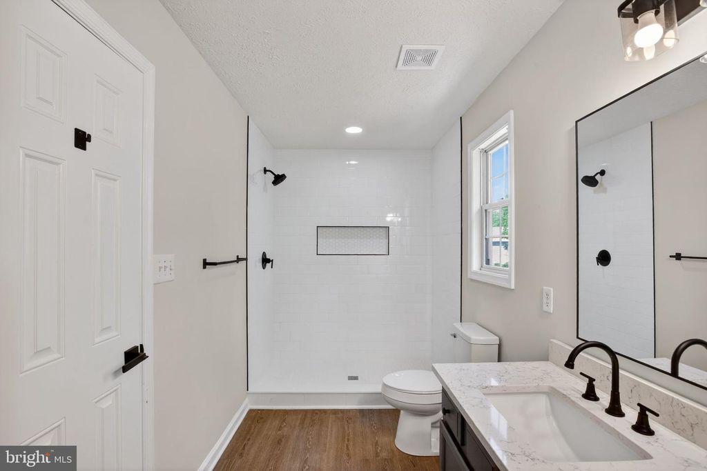Image 14 of property listing at 21493 HILLARY CT, Lexington Park, MD 20653