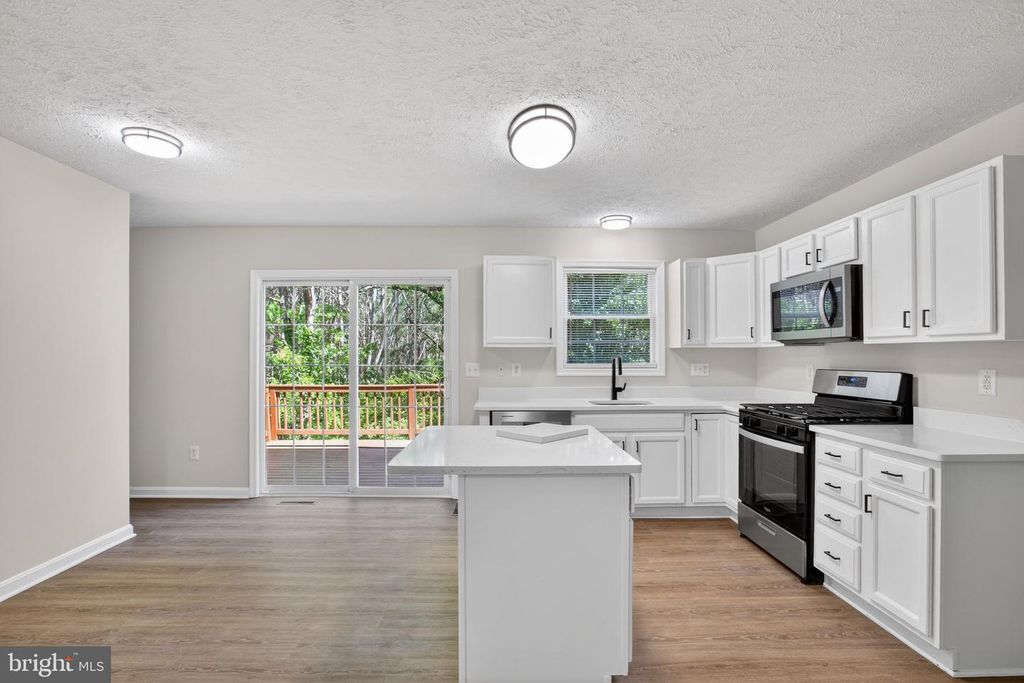 Image 3 of property listing at 21493 HILLARY CT, Lexington Park, MD 20653