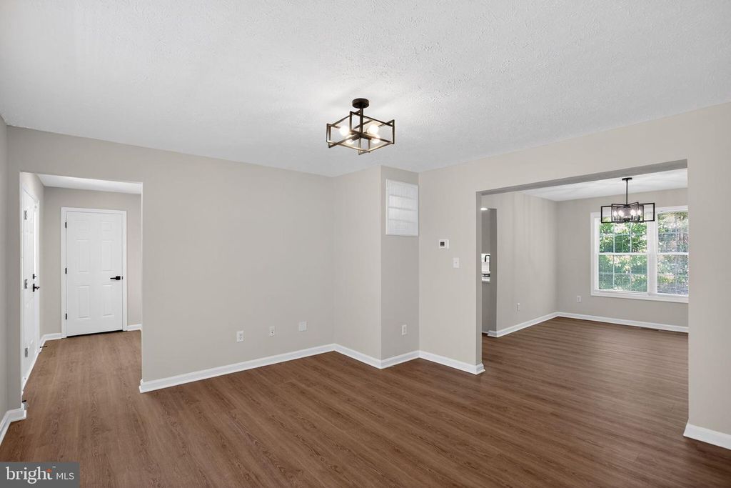 Image 7 of property listing at 21493 HILLARY CT, Lexington Park, MD 20653