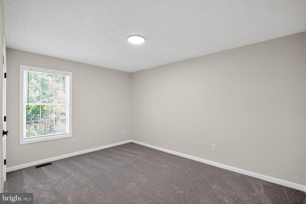 Image 9 of property listing at 21493 HILLARY CT, Lexington Park, MD 20653