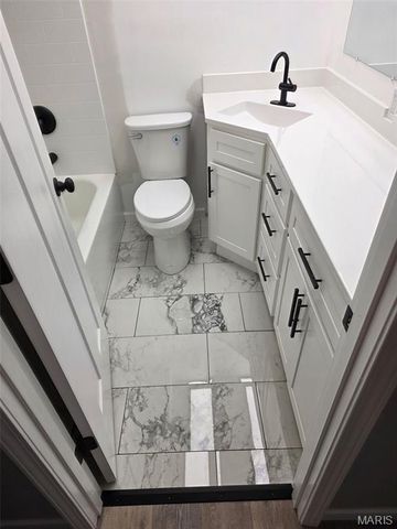 11148 Linnell Drive, St Louis, MO 63136