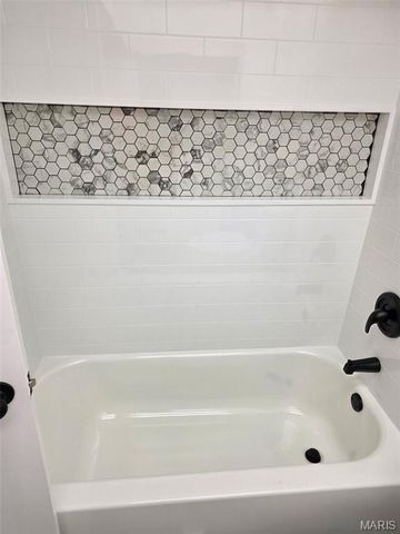 11148 Linnell Drive, St Louis, MO 63136