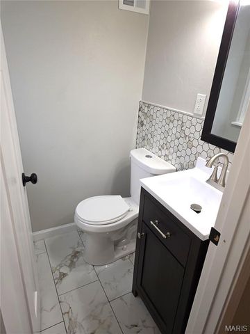 11148 Linnell Drive, St Louis, MO 63136