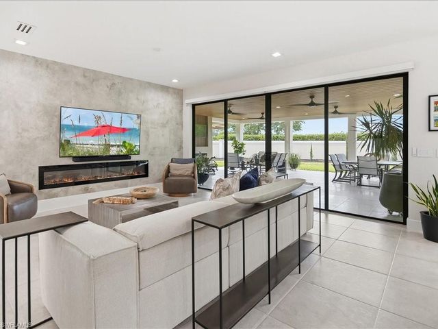 13560 Mandarin CIR, Naples, FL 34109