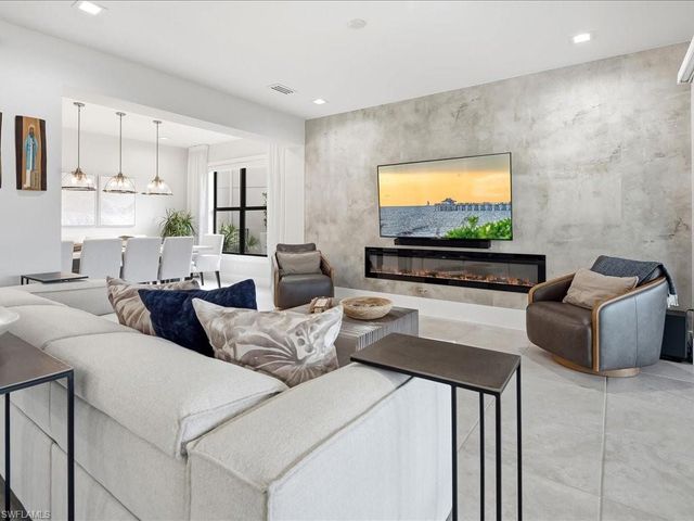 13560 Mandarin CIR, Naples, FL 34109