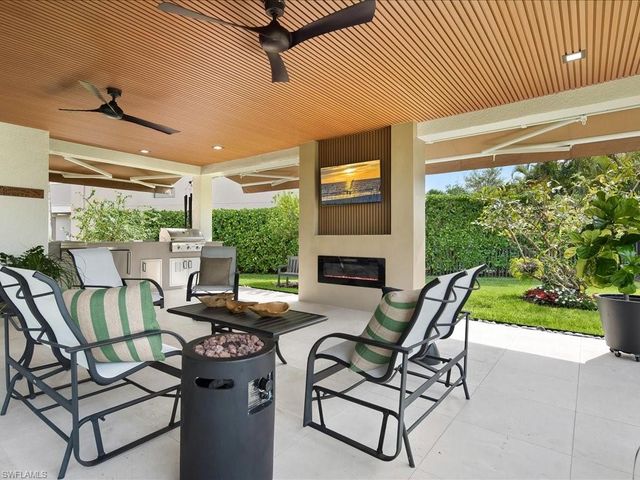 13560 Mandarin CIR, Naples, FL 34109