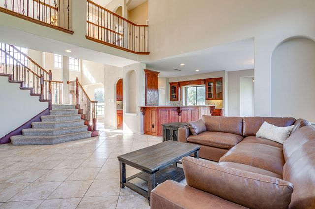 1802 Yucatan Drive, Granbury, TX 76048