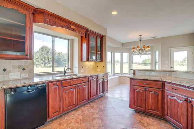 1802 Yucatan Drive, Granbury, TX 76048