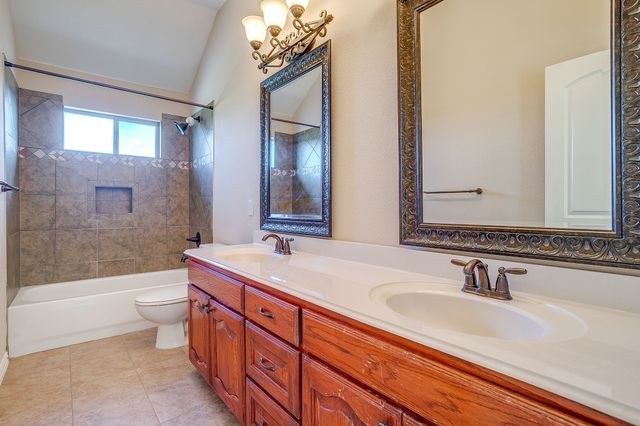 1802 Yucatan Drive, Granbury, TX 76048