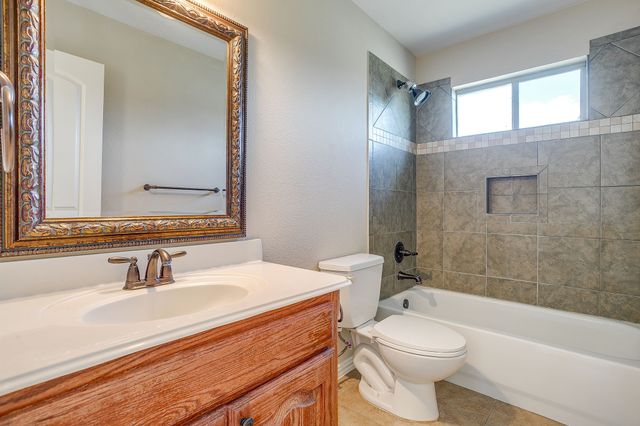 1802 Yucatan Drive, Granbury, TX 76048