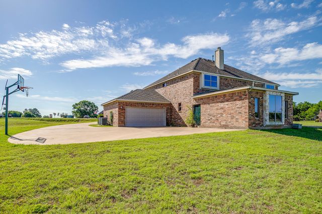 1802 Yucatan Drive, Granbury, TX 76048