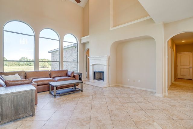 1802 Yucatan Drive, Granbury, TX 76048