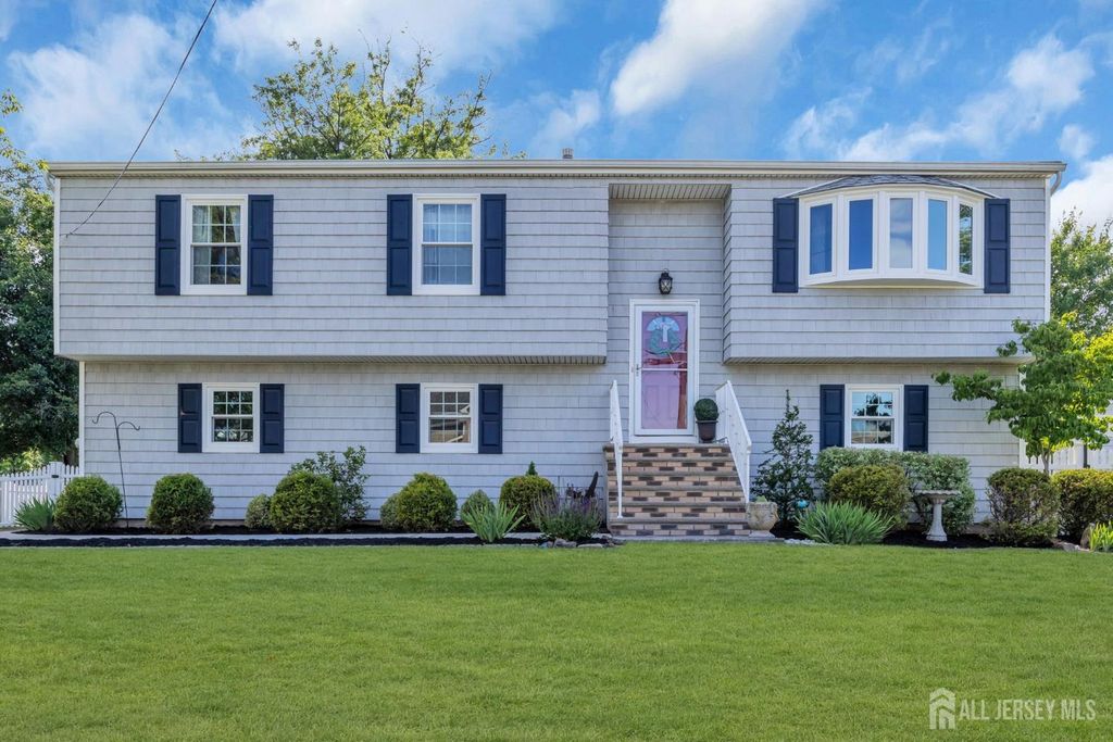 630 Harvard Avenue, South Plainfield, NJ 07080
