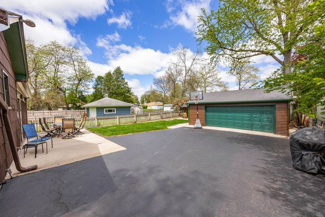 512 W Eugenia Street, Lombard, IL 60148