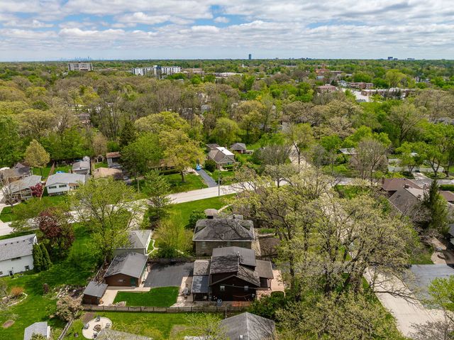512 W Eugenia Street, Lombard, IL 60148