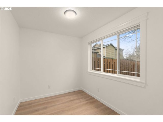 14553 Se RHINE St, Portland, OR 97236